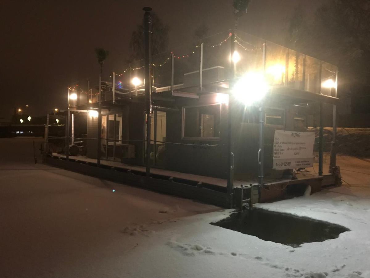 Houseboat On The Water Hotel Liepaja Bagian luar foto