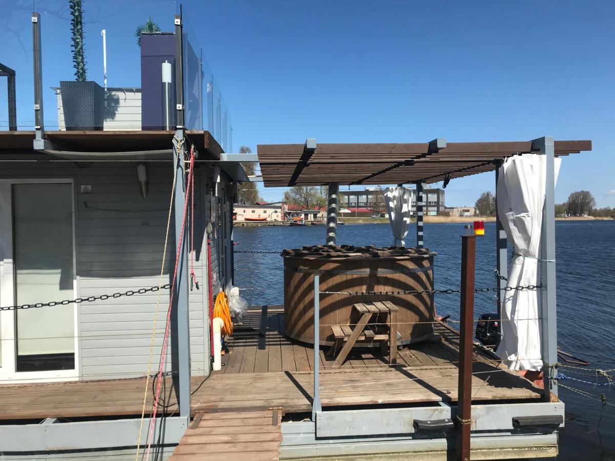 Houseboat On The Water Hotel Liepaja Bagian luar foto