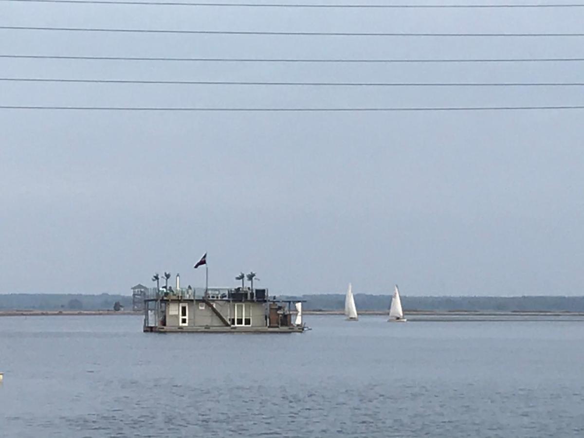 Houseboat On The Water Hotel Liepaja Bagian luar foto