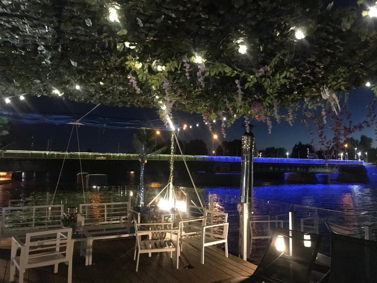Houseboat On The Water Hotel Liepaja Bagian luar foto