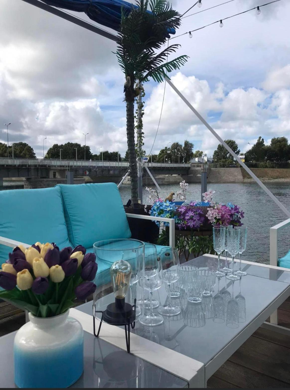 Houseboat On The Water Hotel Liepaja Bagian luar foto