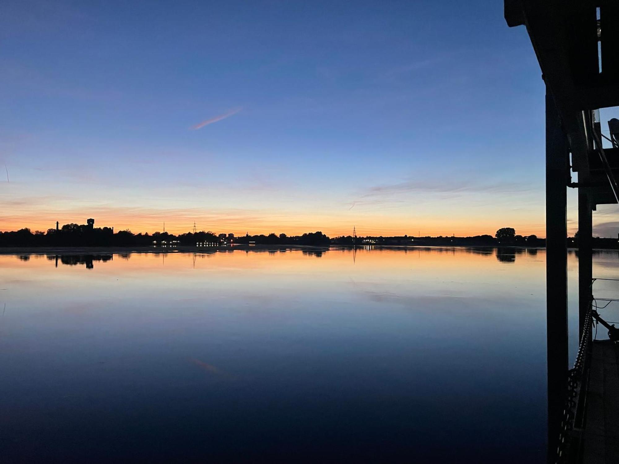 Houseboat On The Water Hotel Liepaja Bagian luar foto