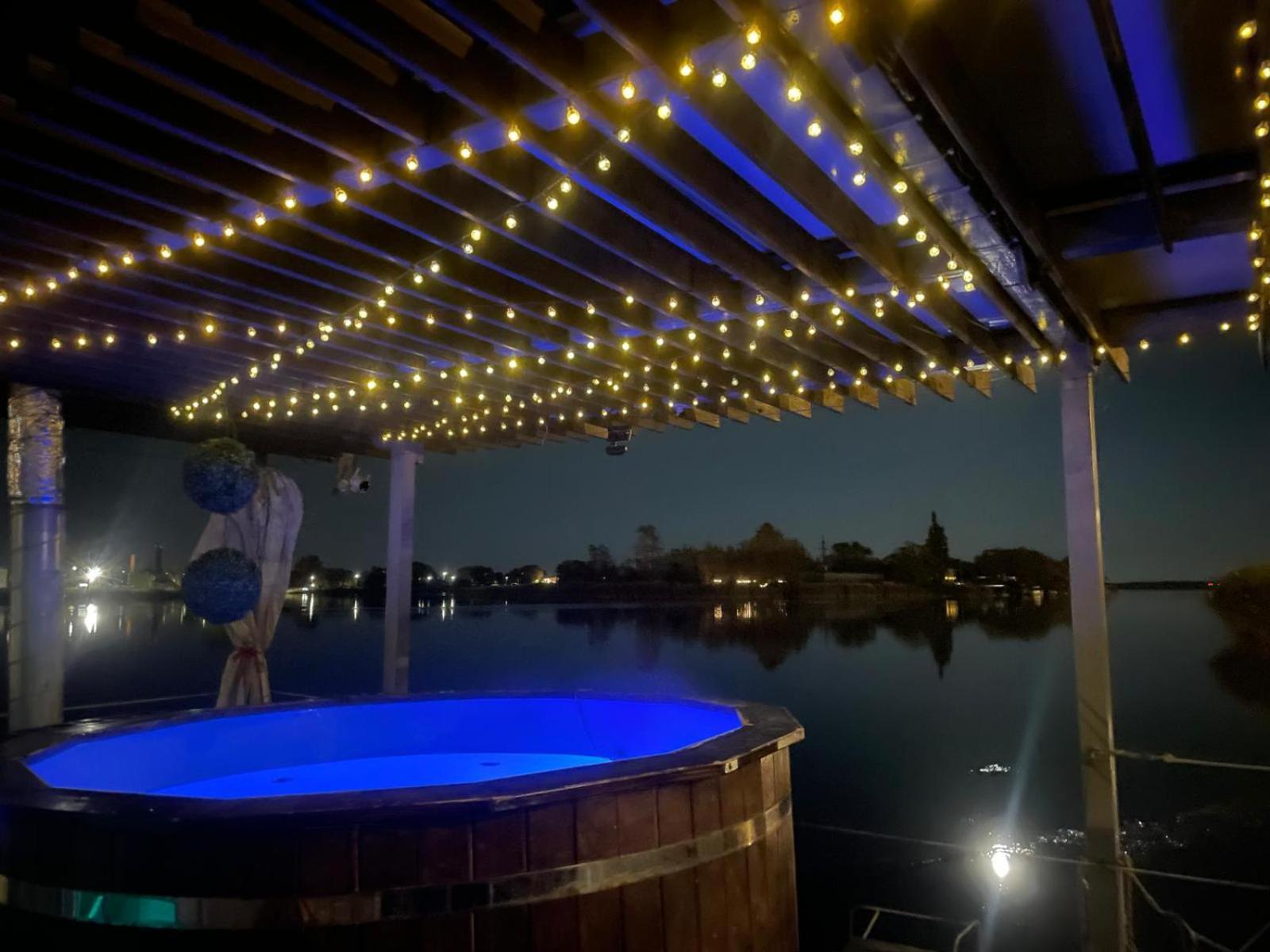 Houseboat On The Water Hotel Liepaja Bagian luar foto
