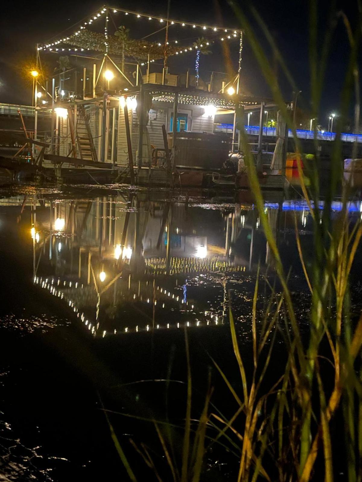Houseboat On The Water Hotel Liepaja Bagian luar foto